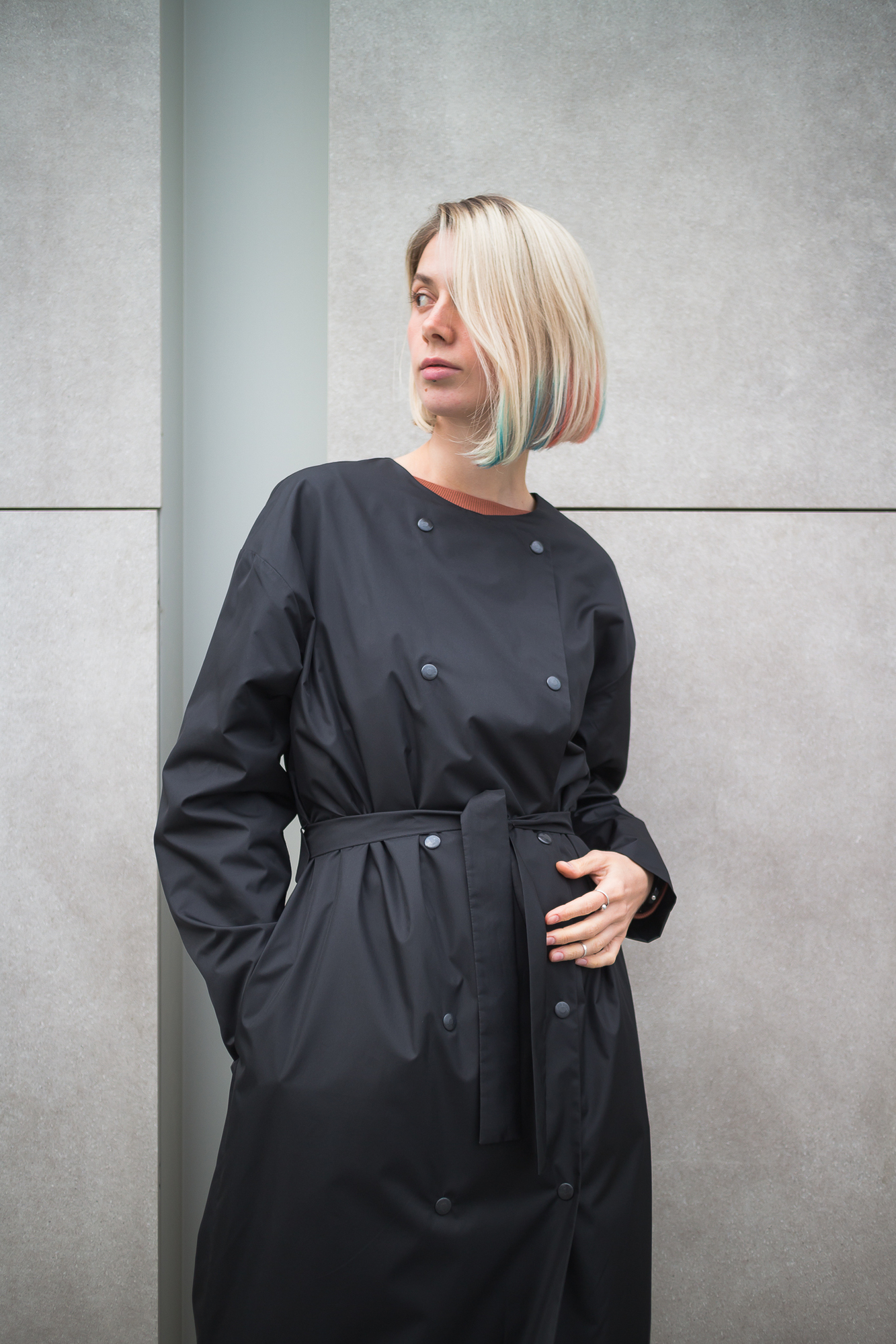 Плащ на кнопках