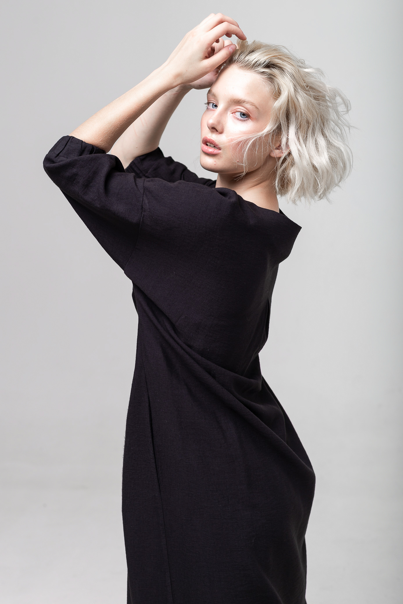 Платье макси с разрезами