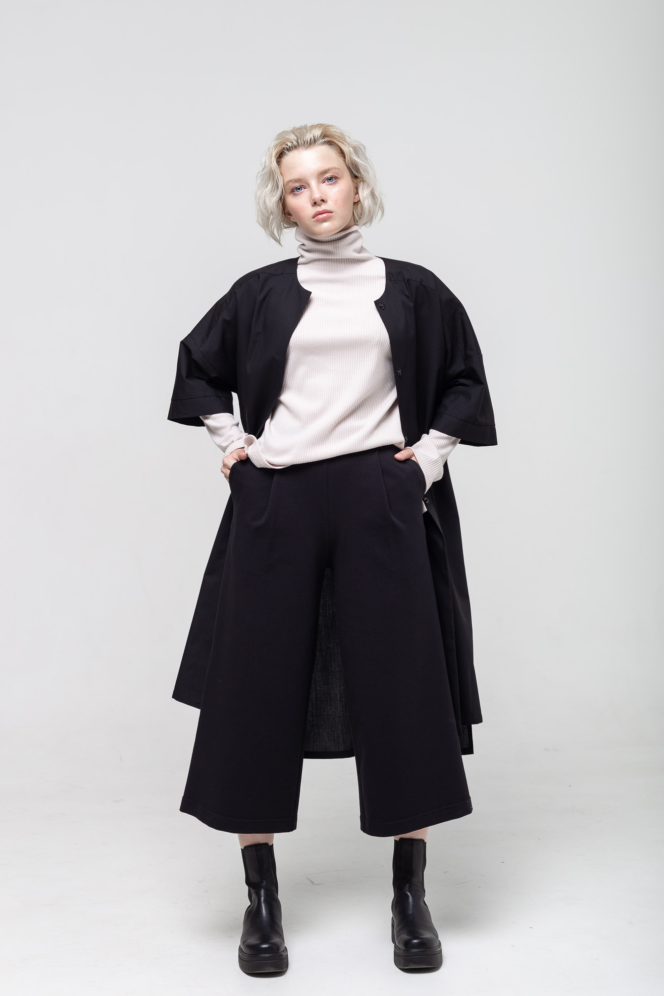 Платье-рубашка в чёрном цвете