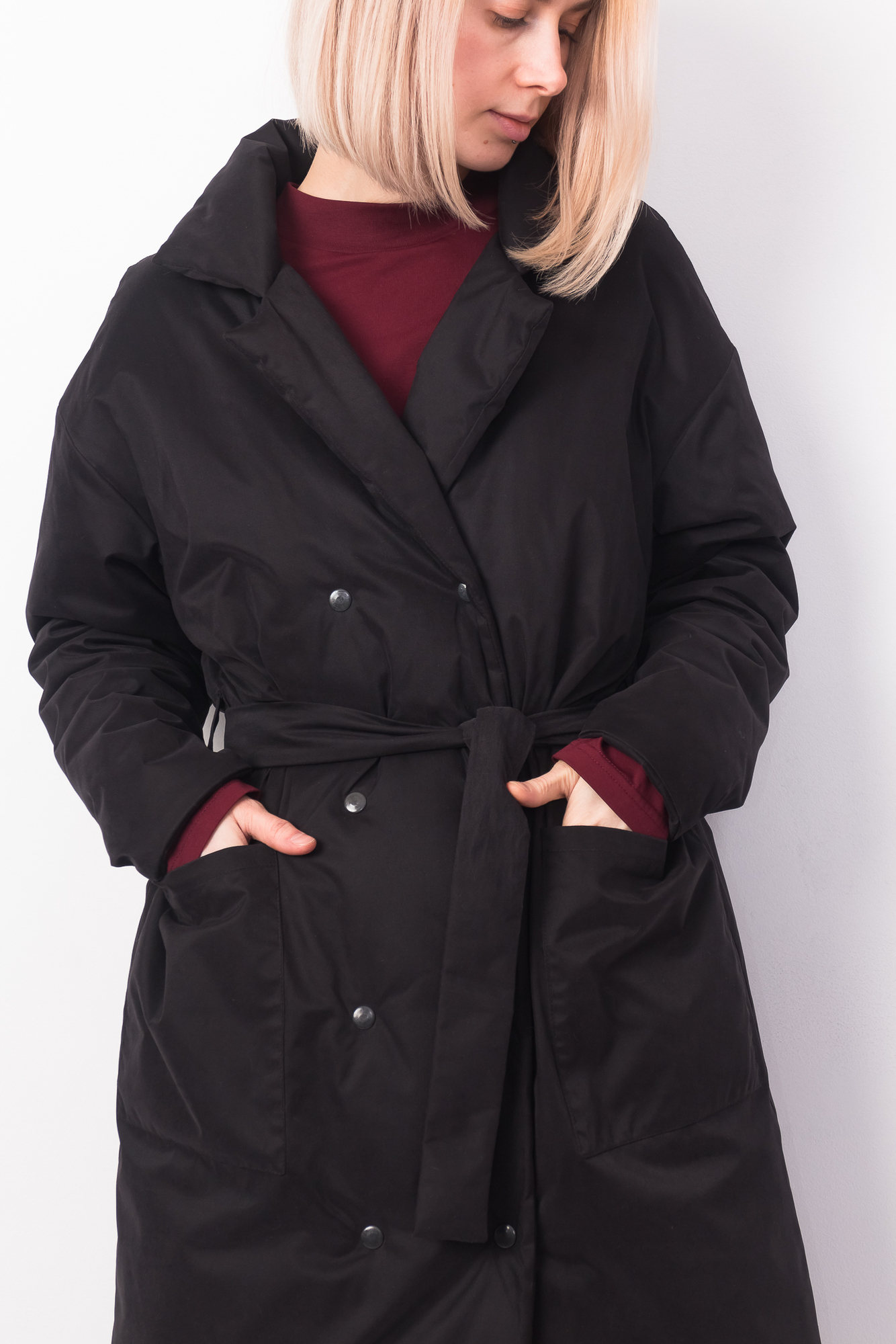 Зимнее пальто с отложным воротником чёрного цвета