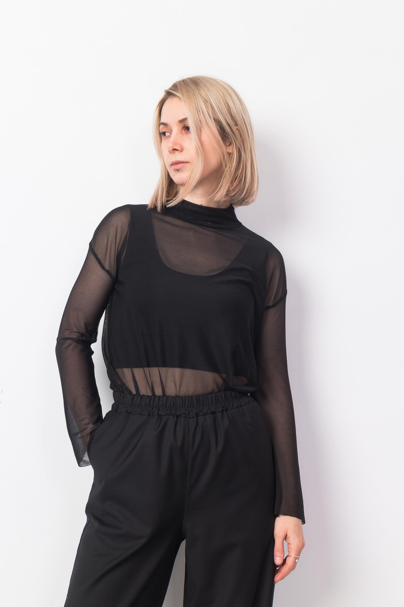 Широкие брюки на эластичном поясе чёрного цвета