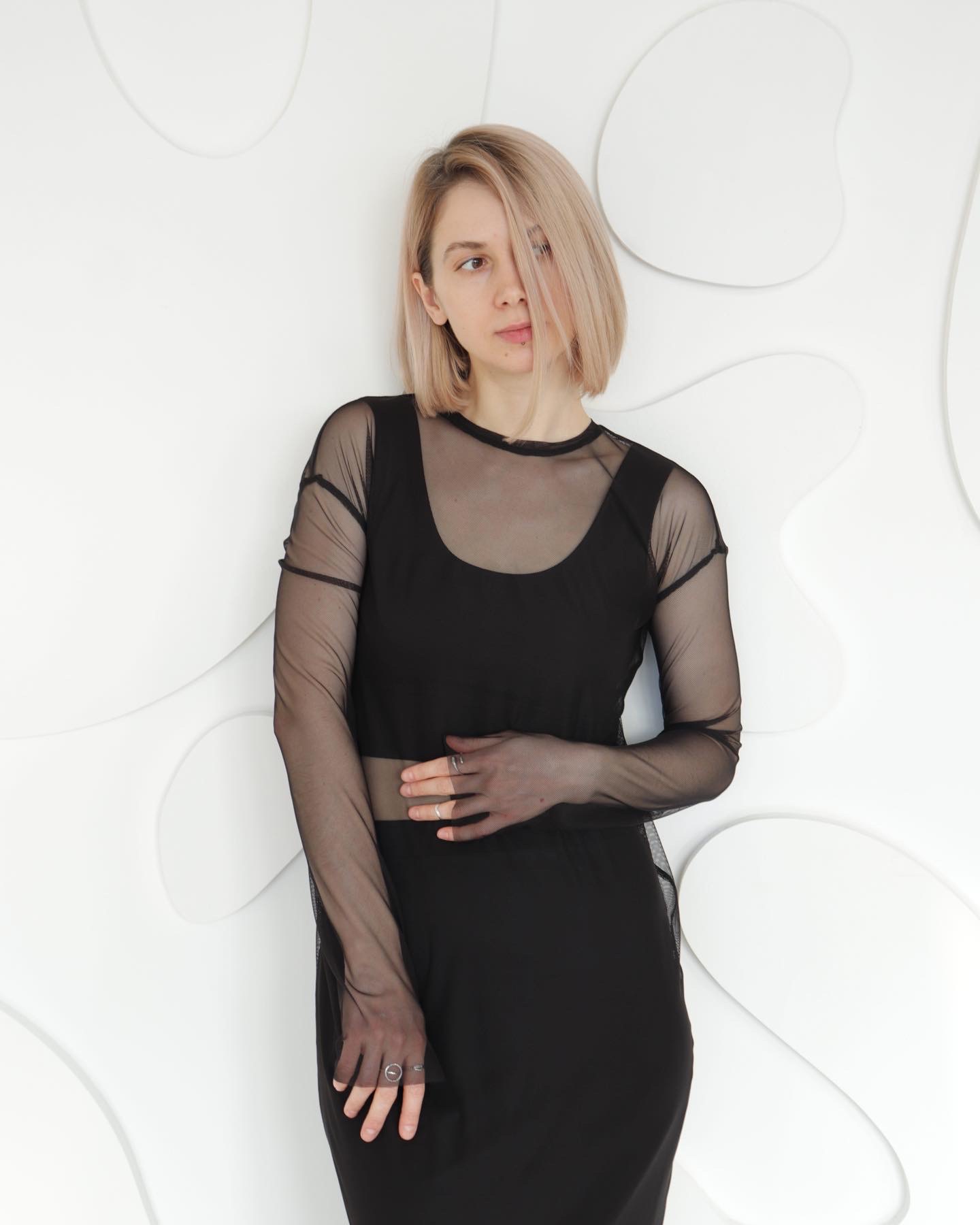 Платье-сетка чёрного цвета