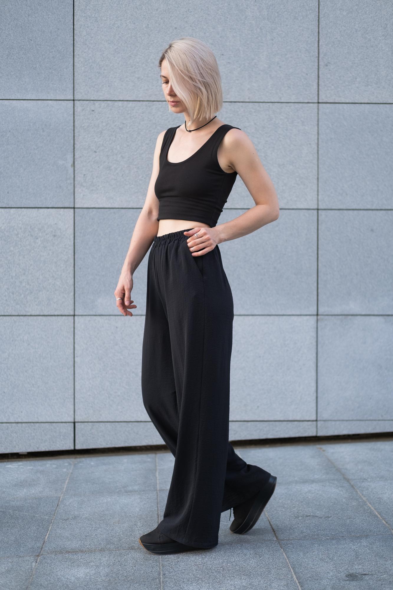 Широкие брюки из облегчённой ткани