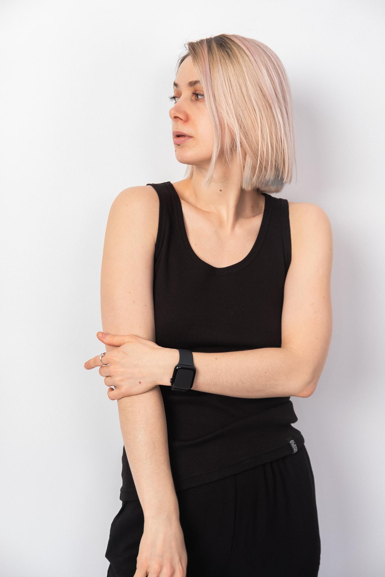 Топ чёрного цвета