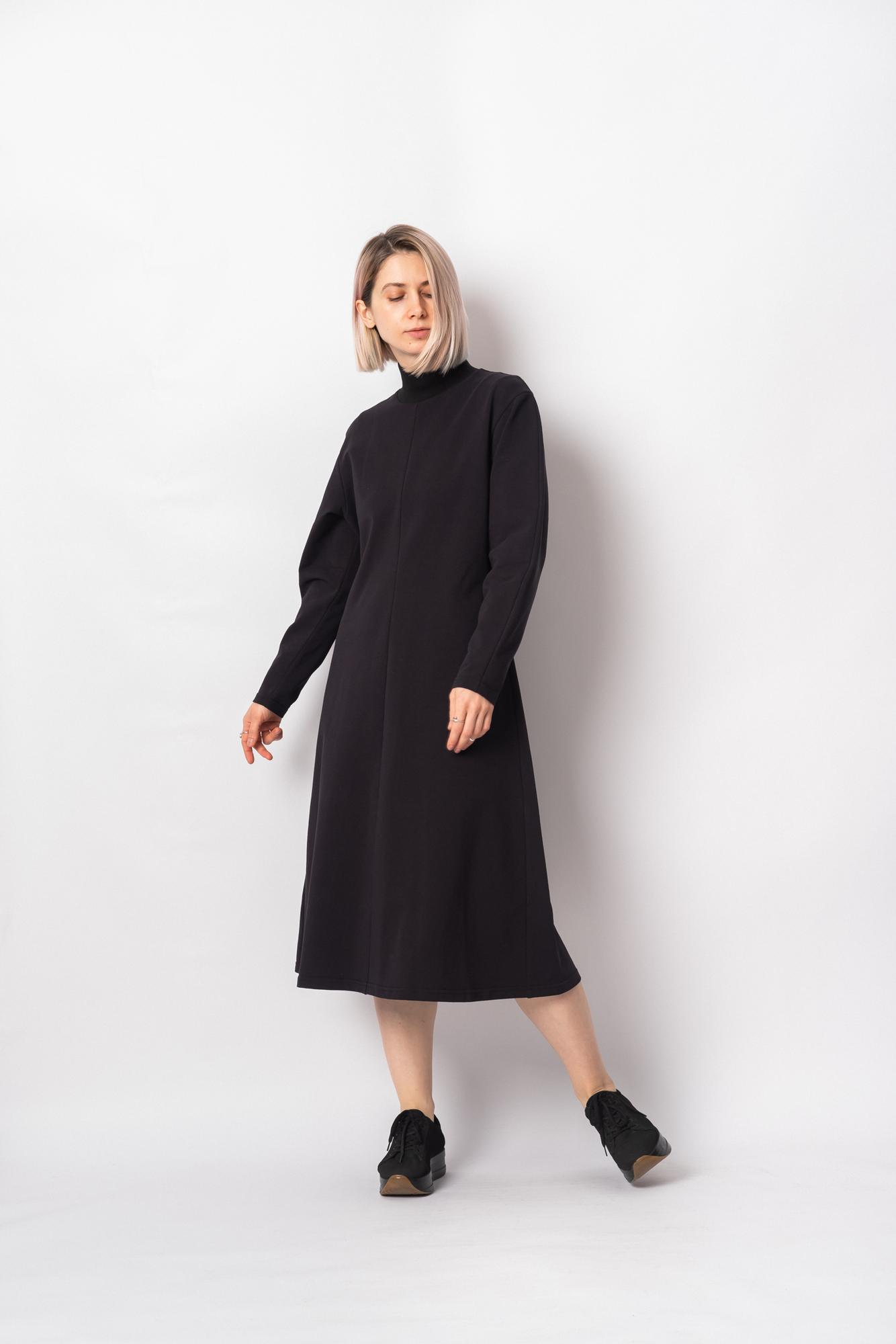 Платье с объёмным рукавом в чёрном цвете