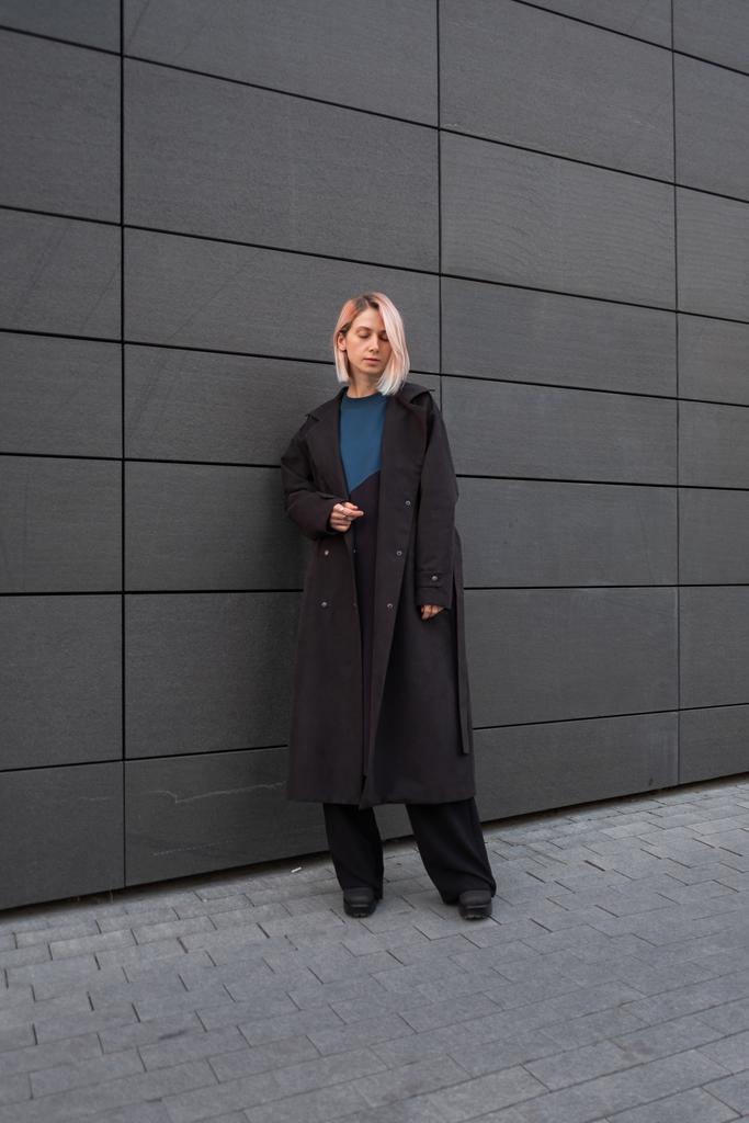 Тренч чёрного цвета