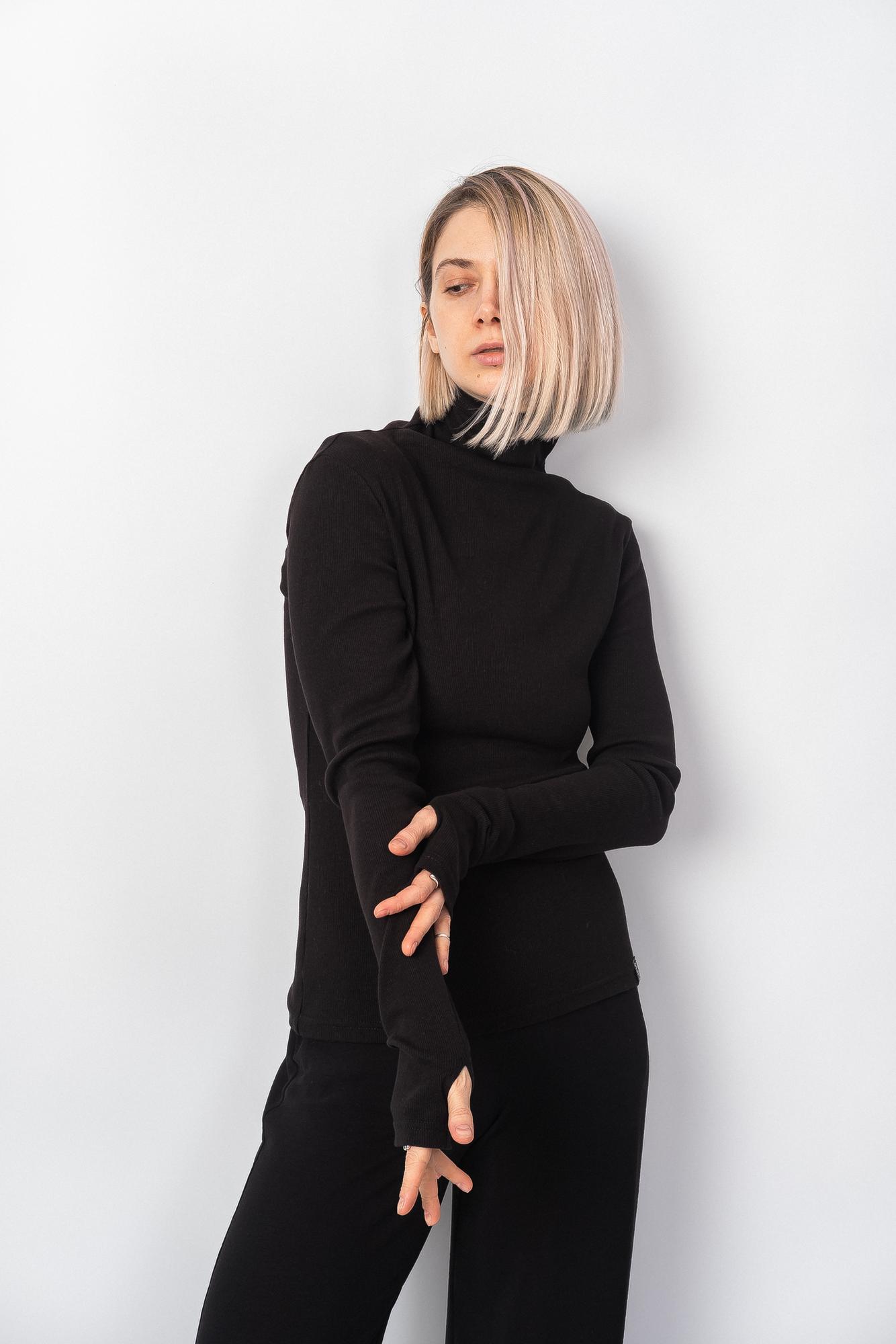 Бадлон с рукавами-митенками чёрного цвета