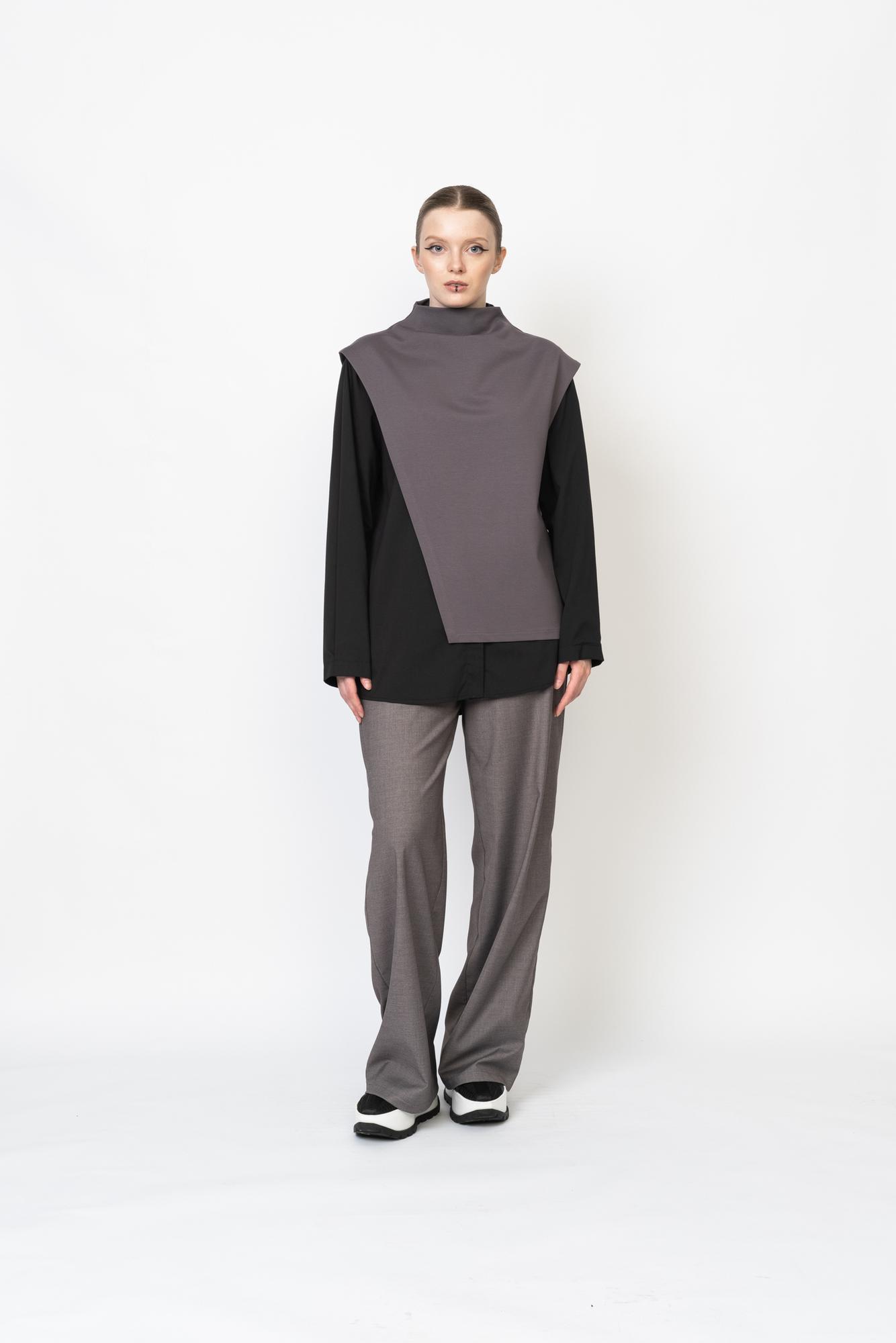 Асимметричный жилет с воротом серого цвета