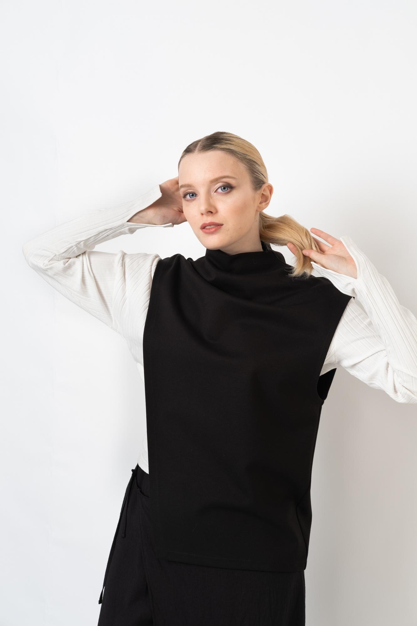 Асимметричный жилет в чёрном цвете