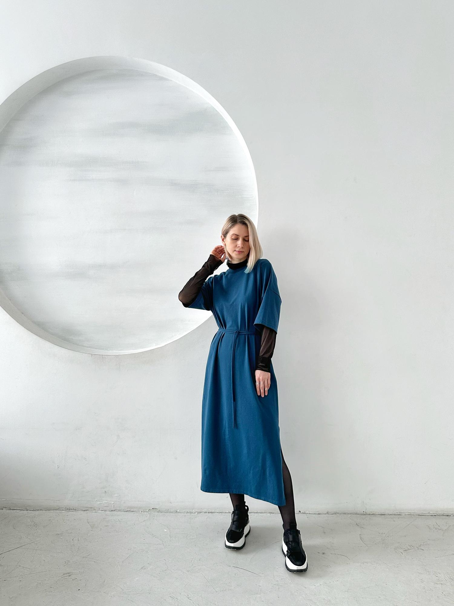 Платье-футболка в глубоком синем цвете