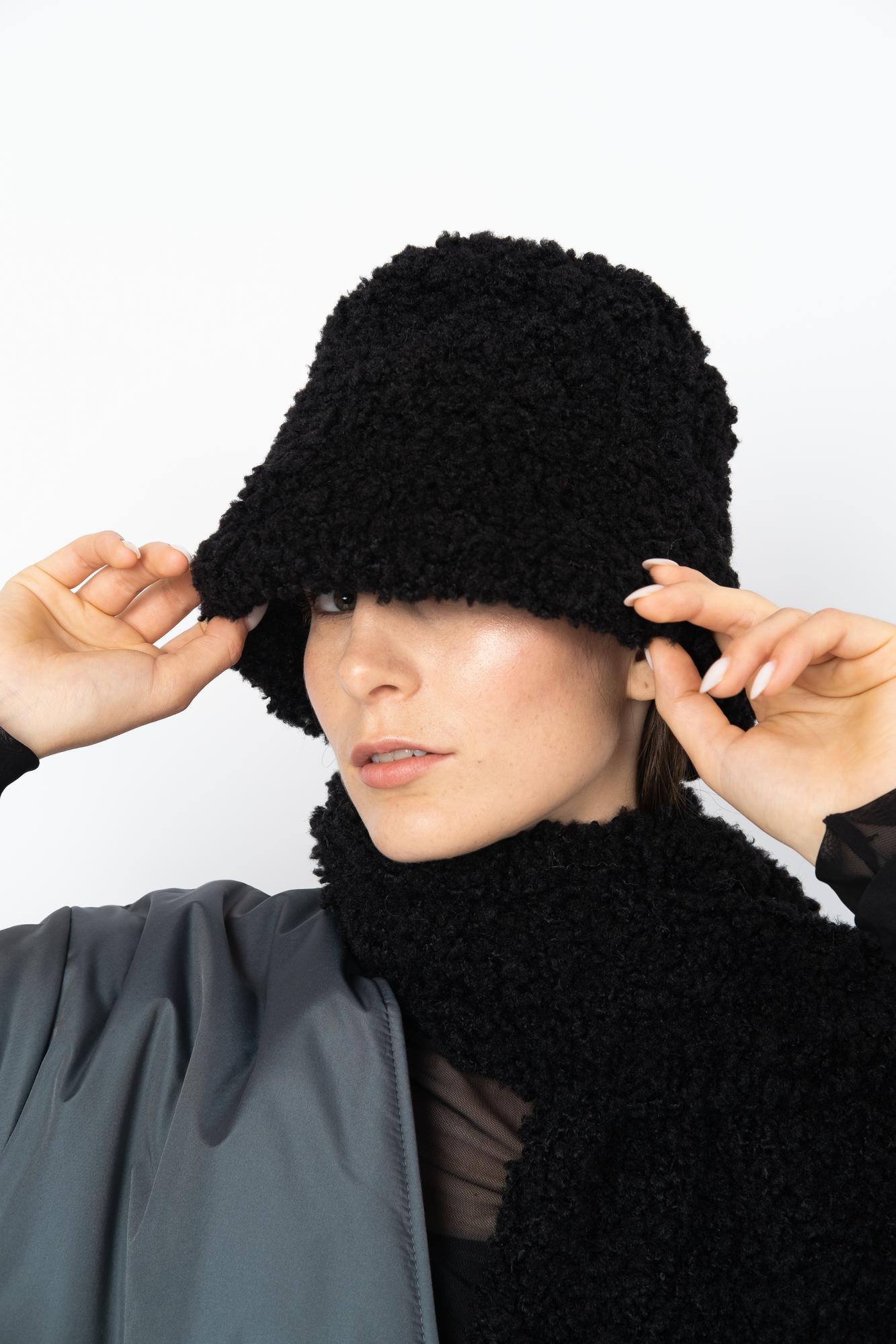 Панама меховая чёрного цвета