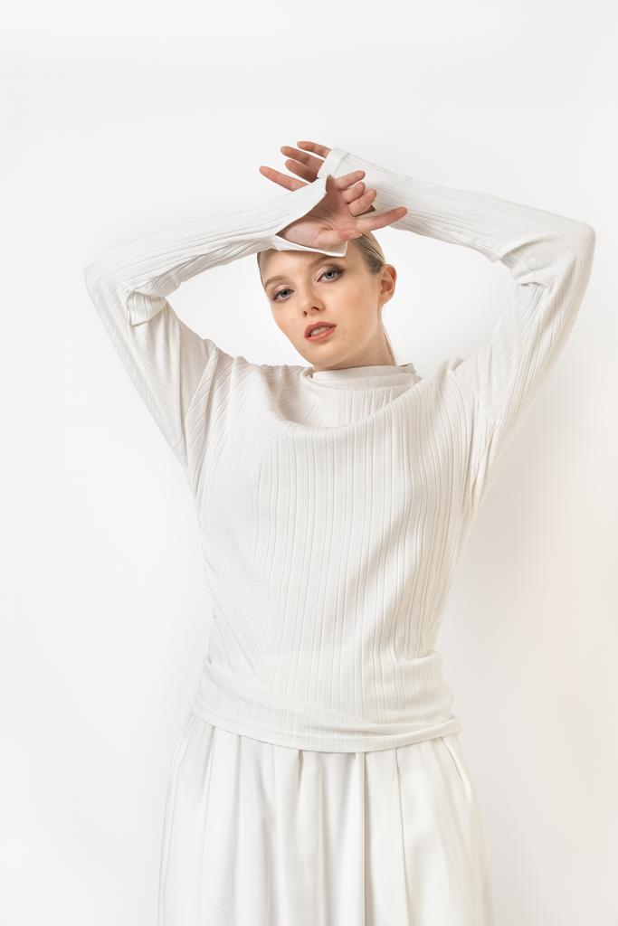 Асимметричный лонгслив молочного цвета