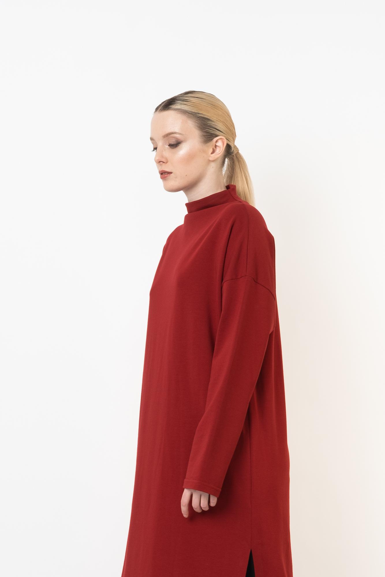 Платье с воротом тёмно-красное