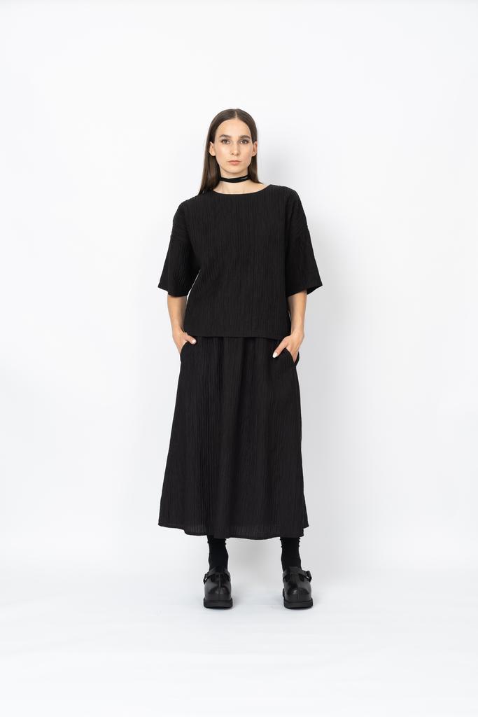 Юбка из фактурной ткани чёрного цвета