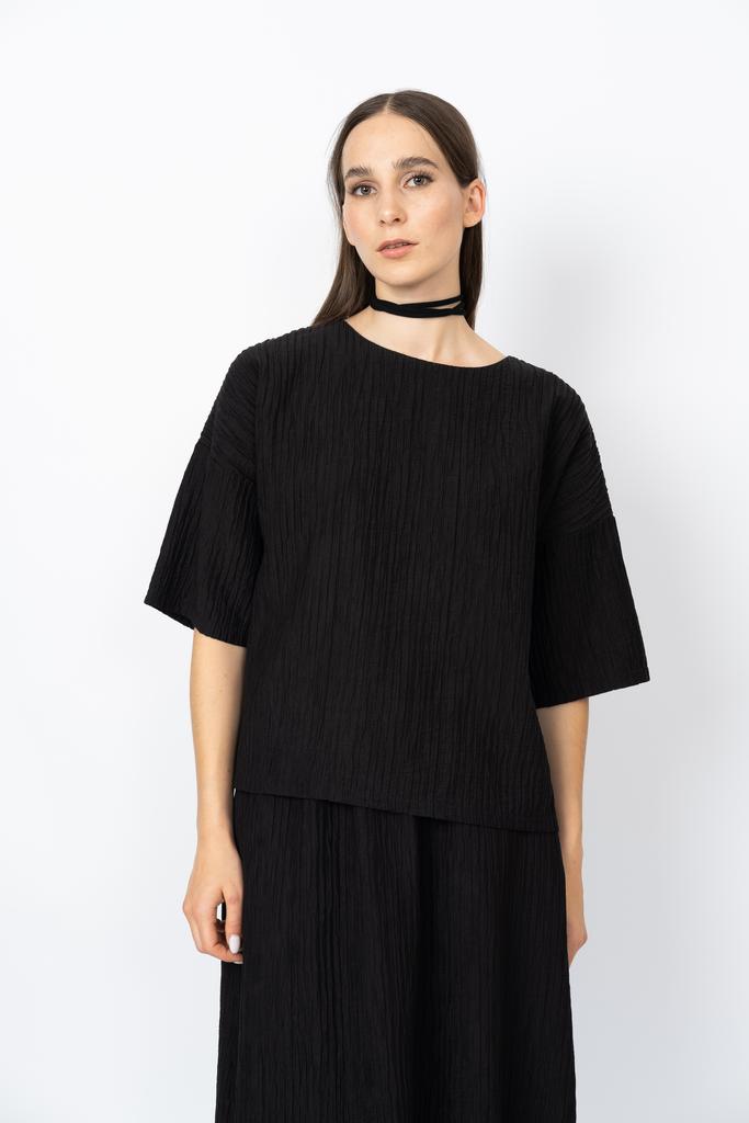Топ из фактурной ткани чёрного цвета