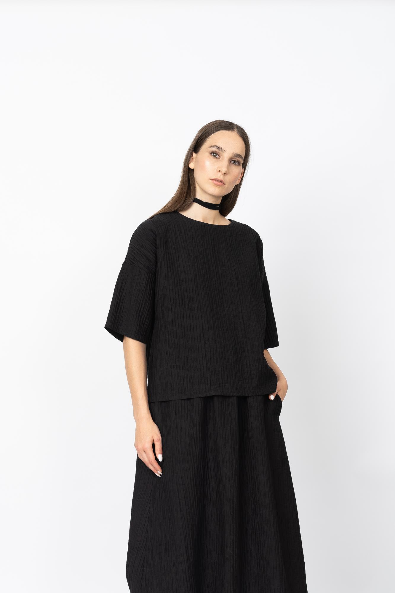 Топ из фактурной ткани чёрного цвета