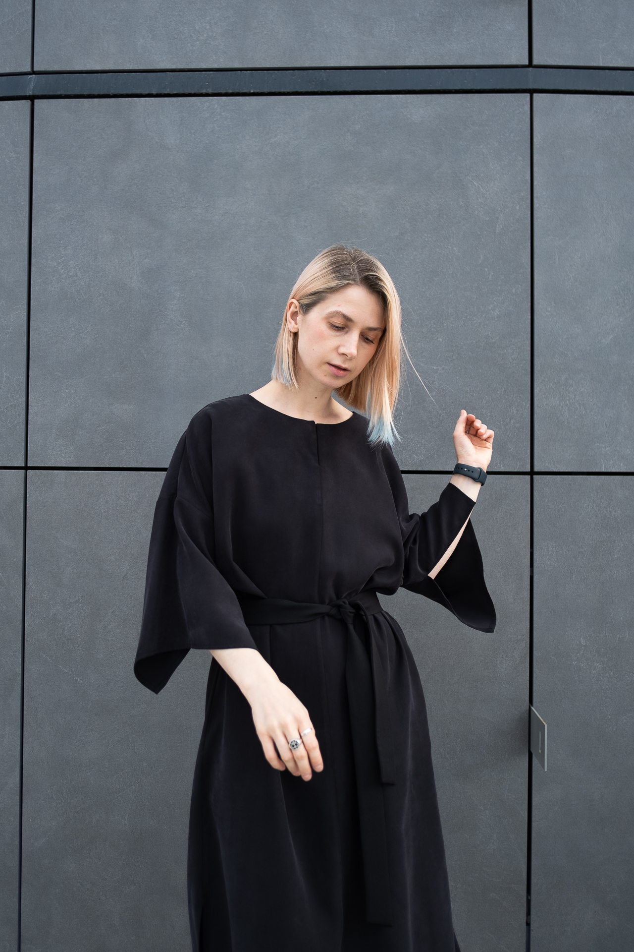 Платье с разрезами чёрного цвета