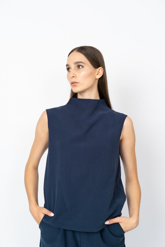 Топ с воротом из тенсела синий