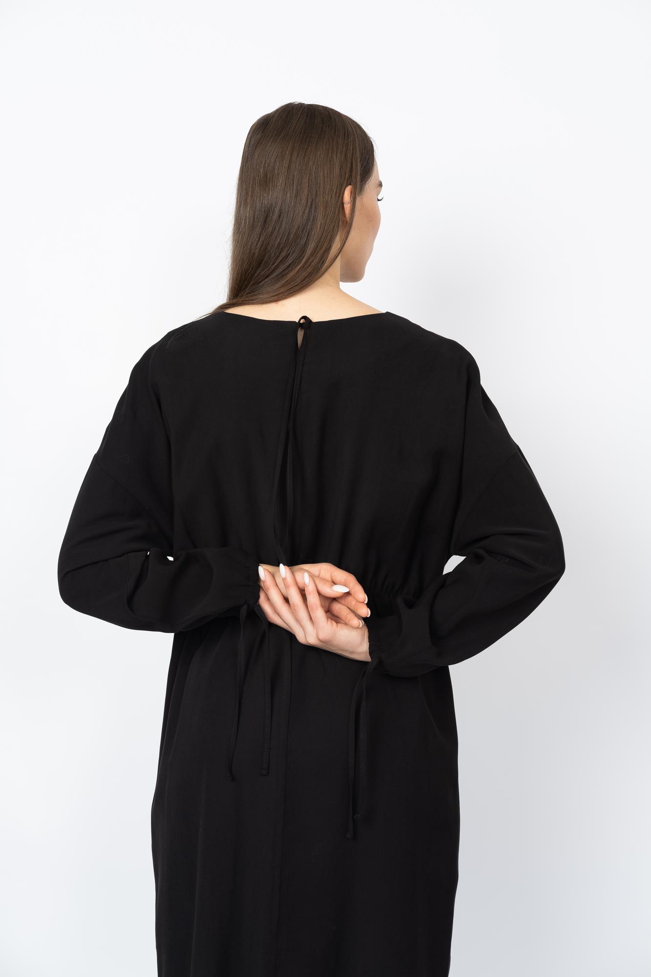 Платье с завязками чёрного цвета