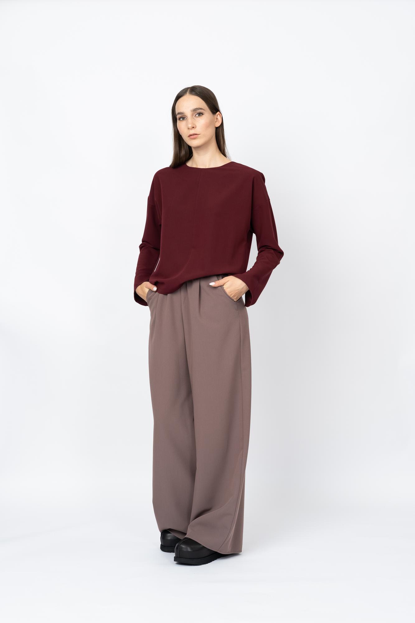 Свитшот с разрезами бордового цвета