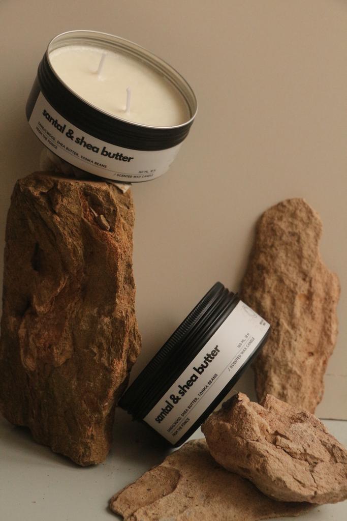 Свеча IRON сандаловое дерево и масло ши The Fonce