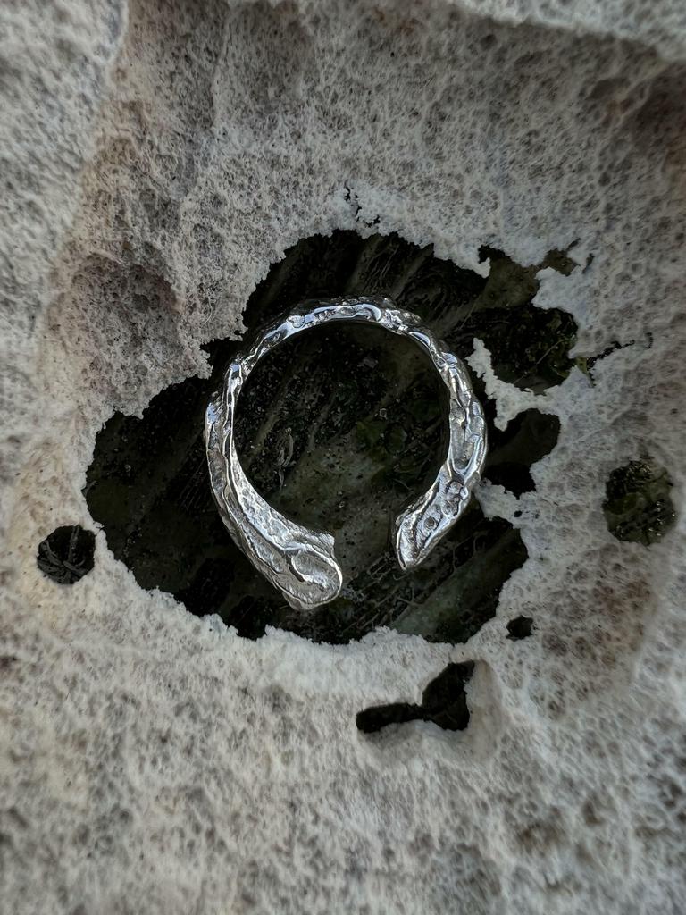 Кольцо ROOTS Уязвимость