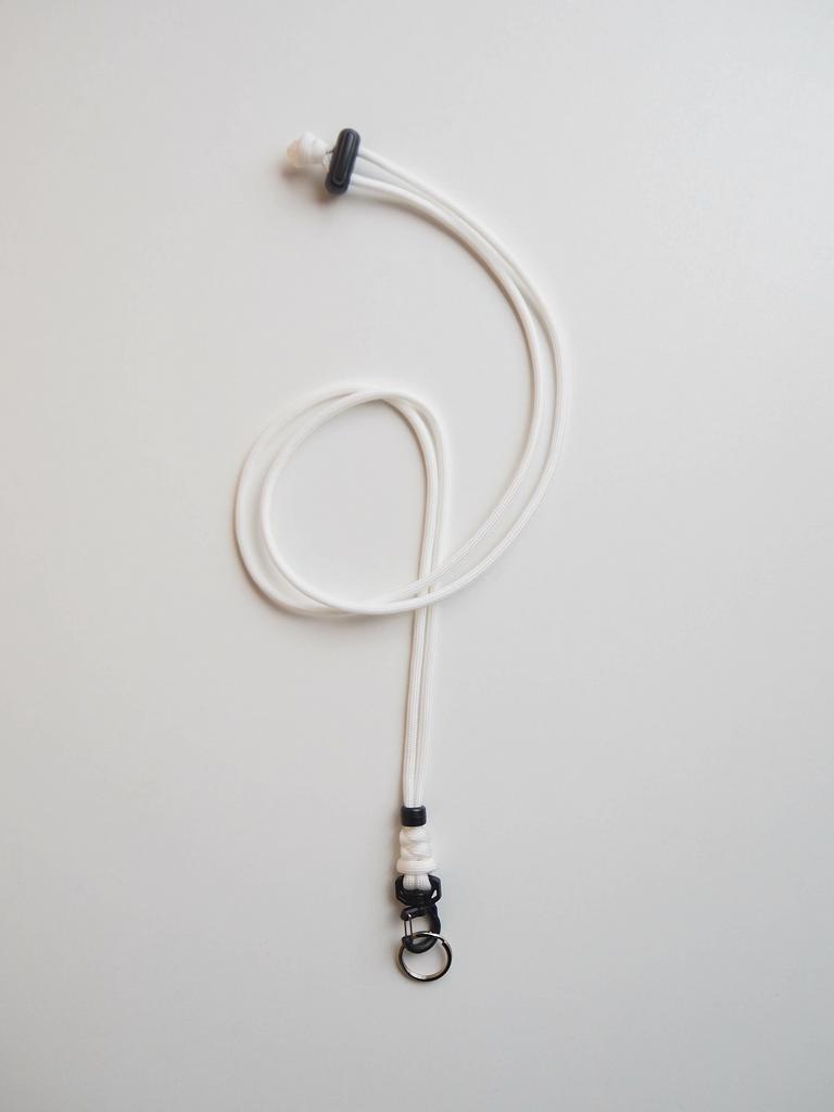 Шнурок на шею с пластиковым поворотным карабином ACK Items