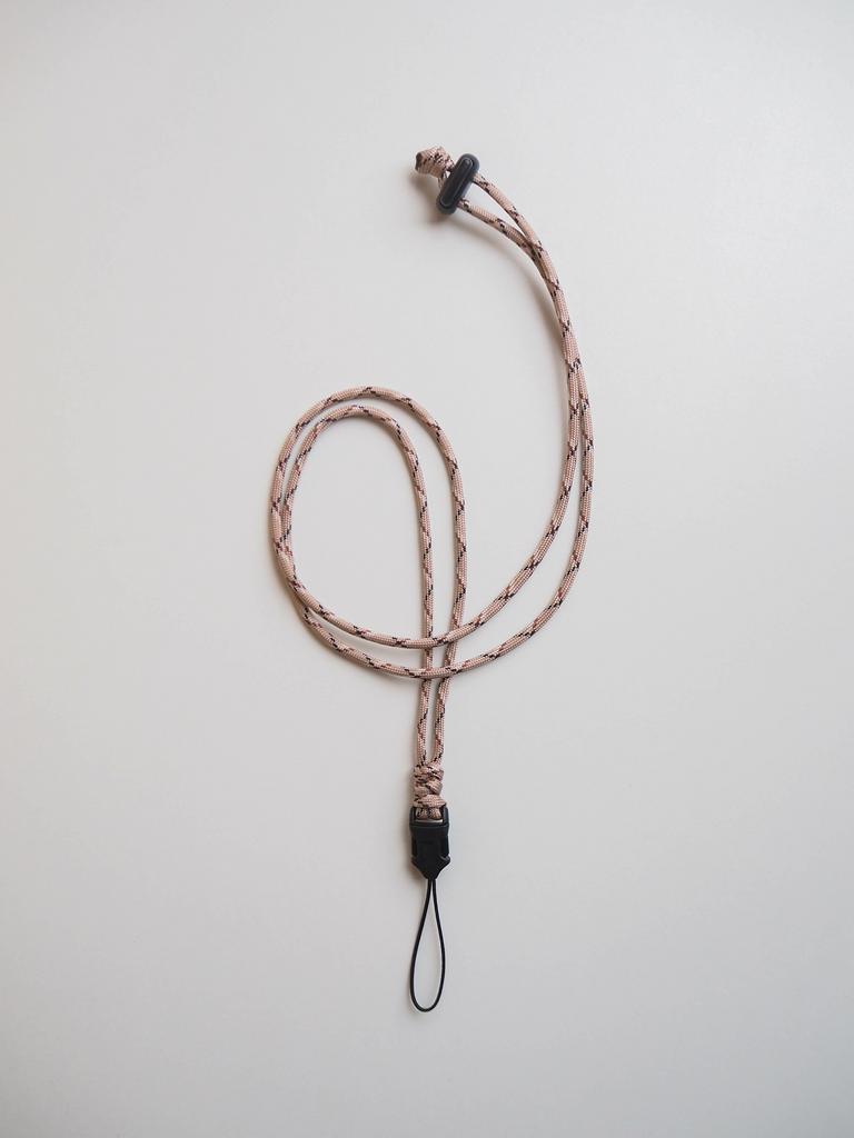 Шнурок 35мм на шею ACK Items
