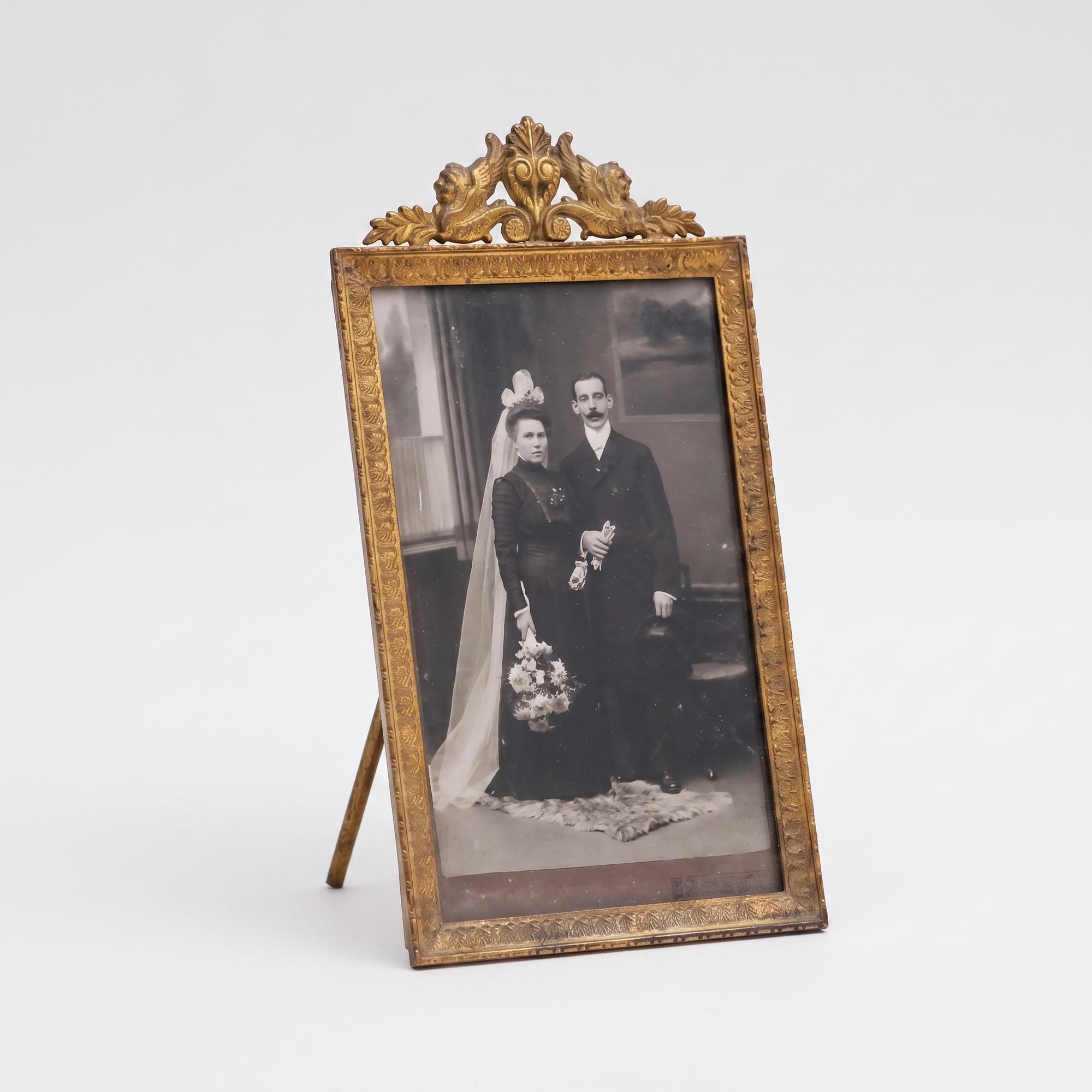 Рамка для фото латунная, 1910-е гг