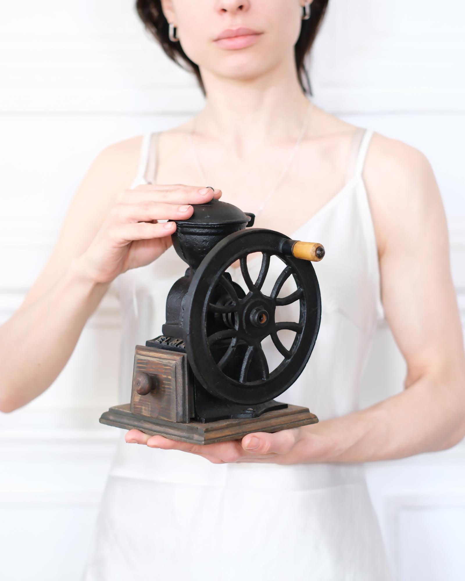 Старинная французская кофемолка "ELMA"