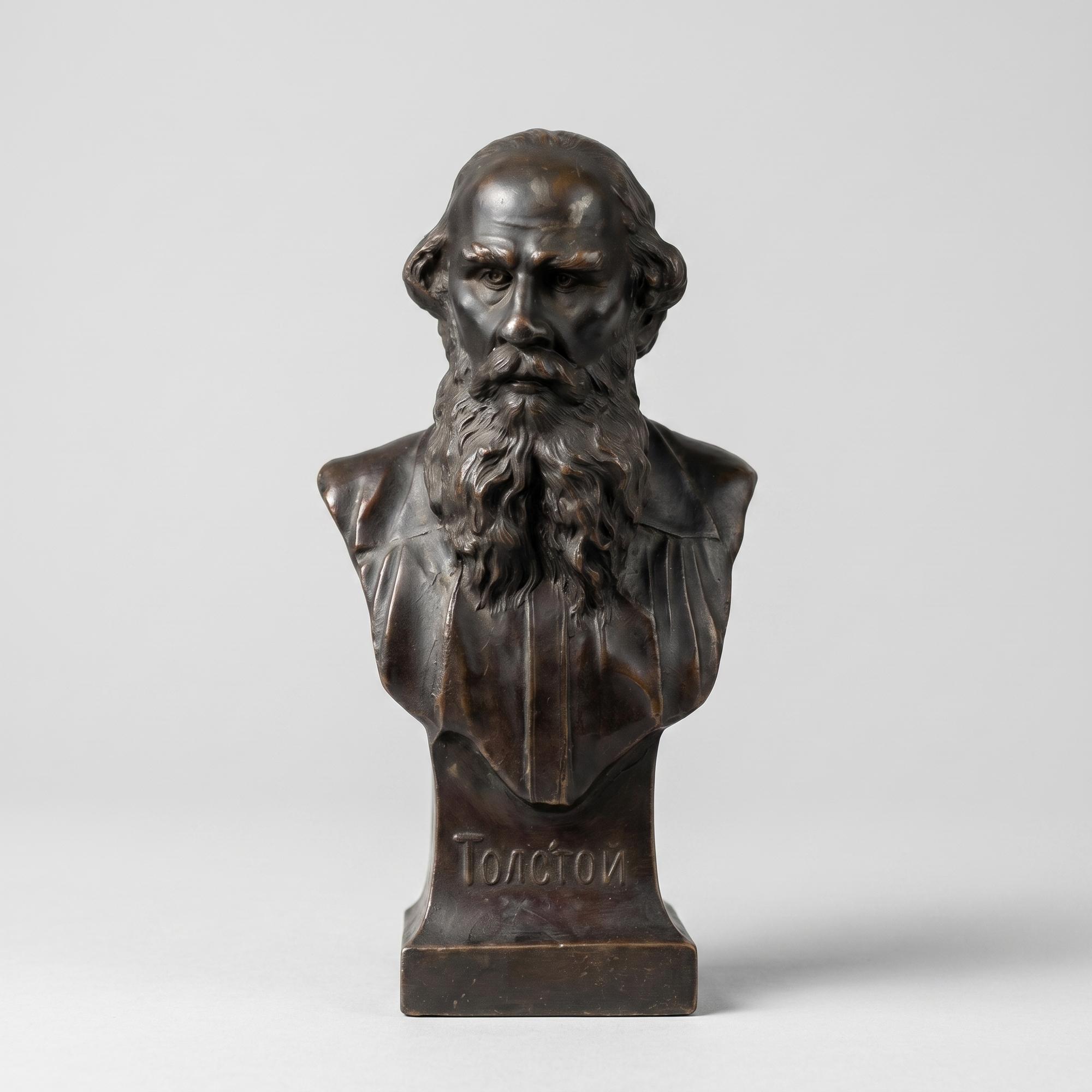 Бюст Льва Николаевича Толстого
