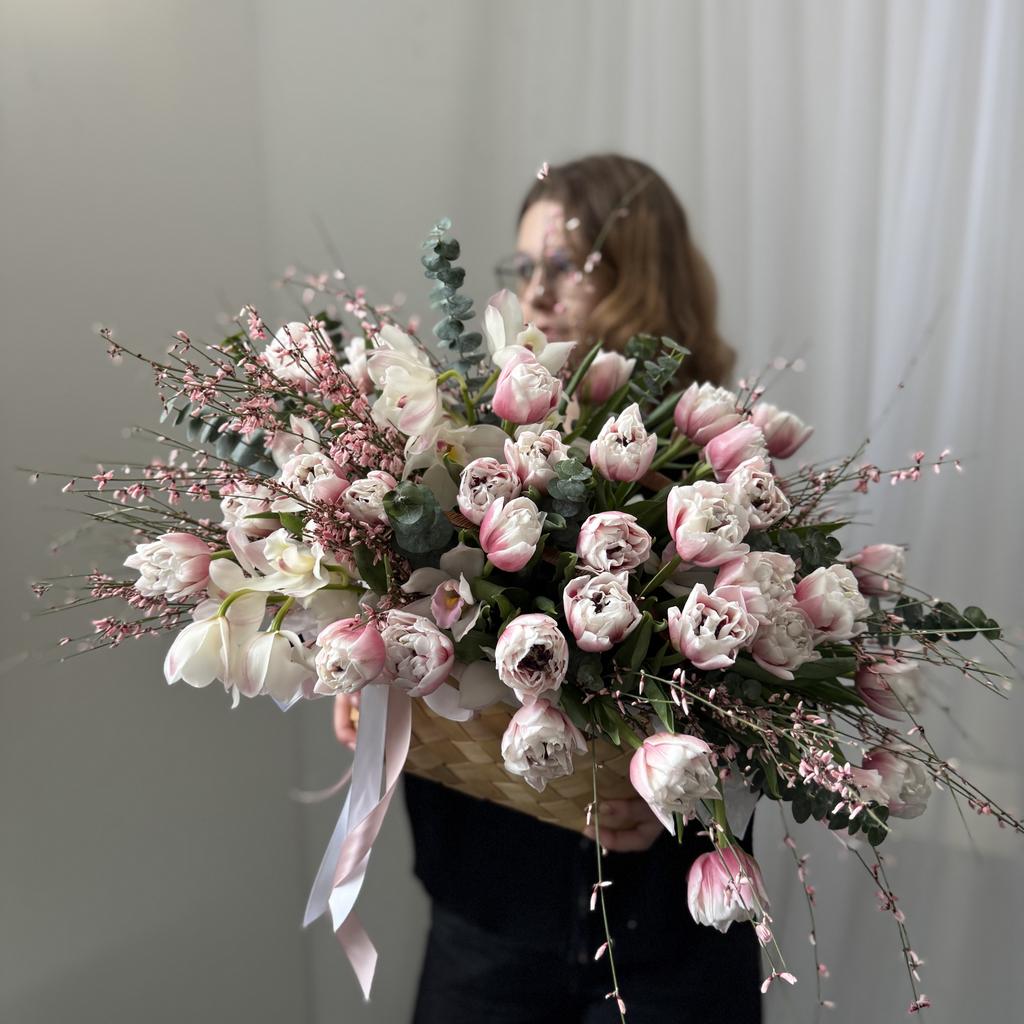 корзина 023 с тюльпанами