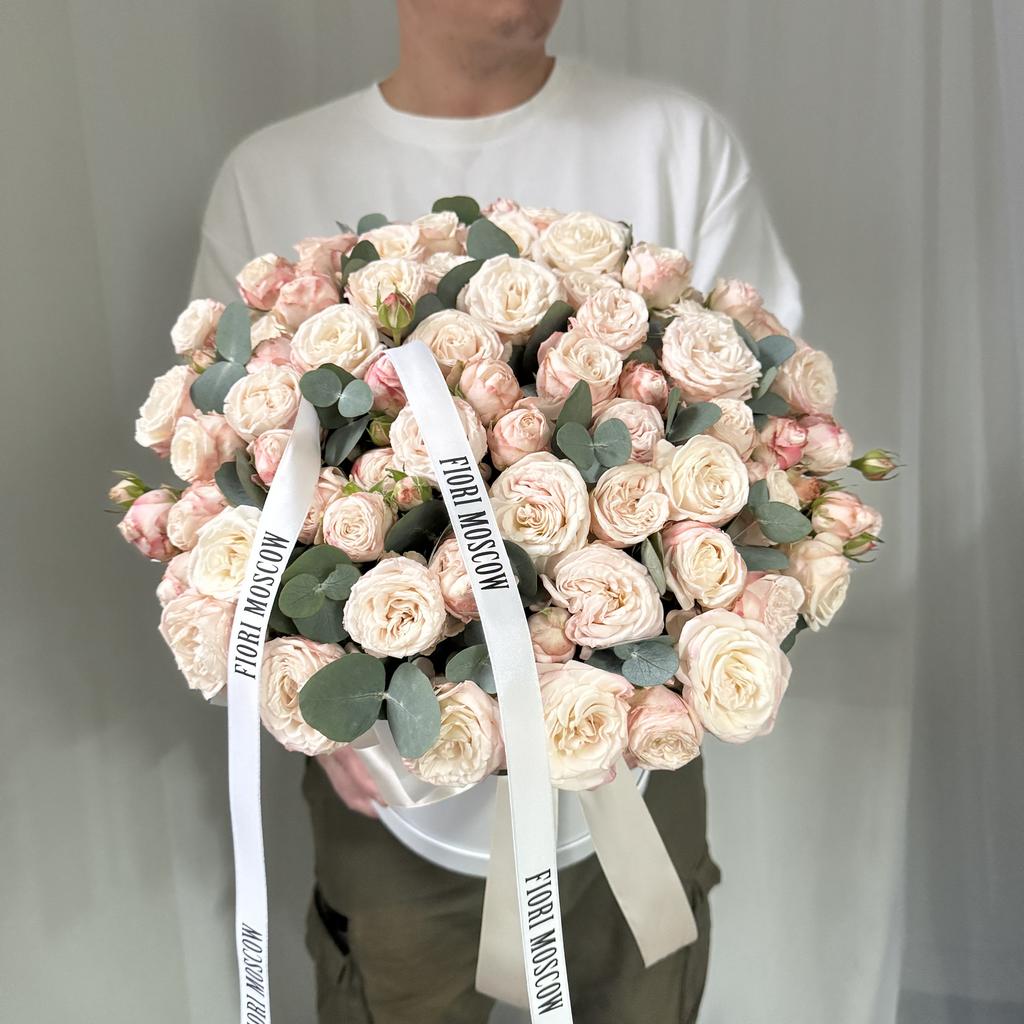 шляпная коробка роза бомбастик с эвколиптом