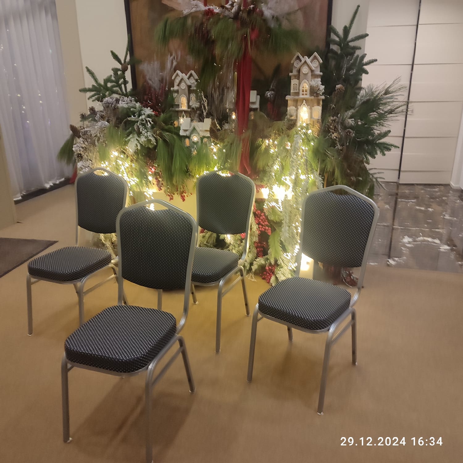 Стул банкетный