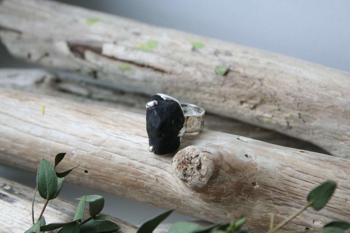 кольцо с челябинским метеоритом