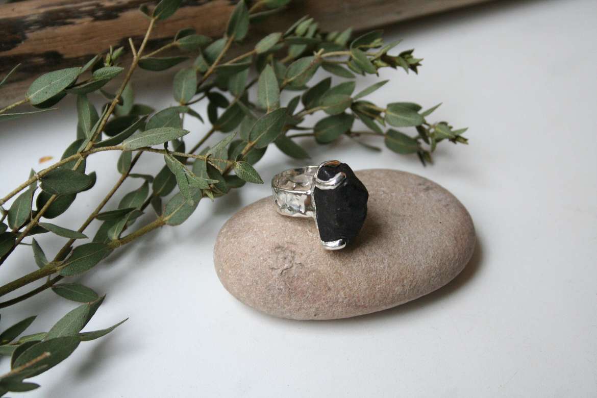 кольцо с челябинским метеоритом