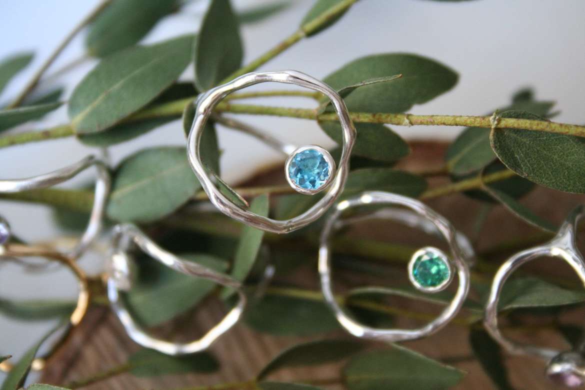 виток с голубым камнем