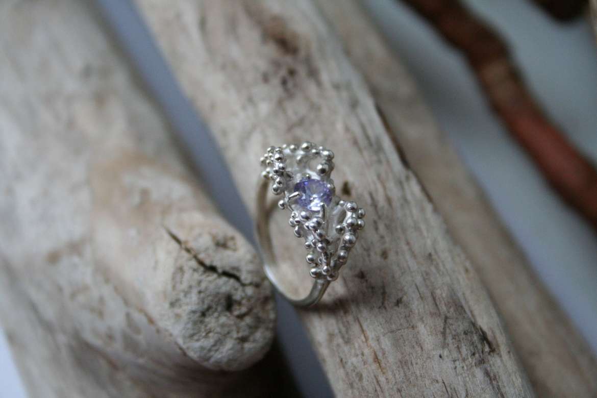 кольцо морская пена с аметистом