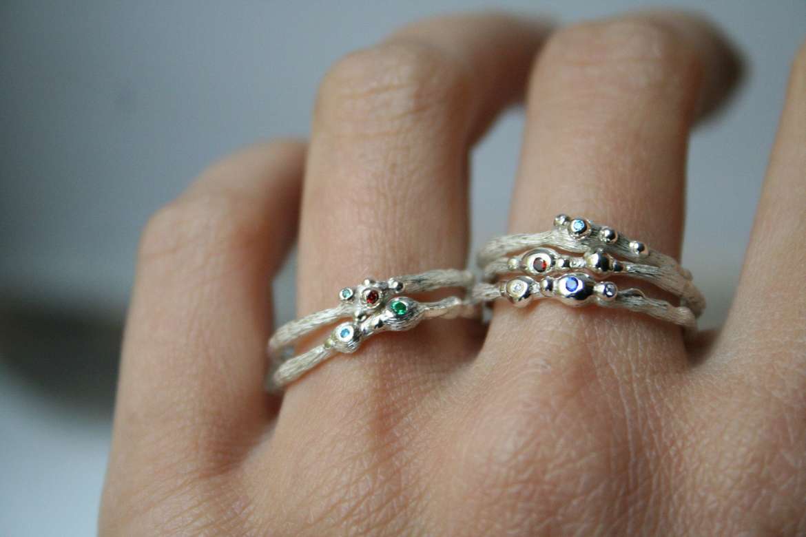 кольцо капли 3 маленьких камня