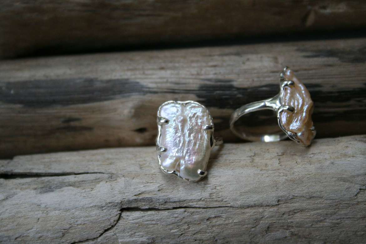 кольцо со сросшимся жемчугом