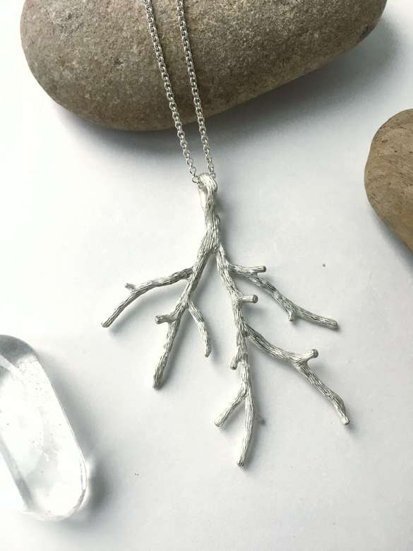 кулон дерево