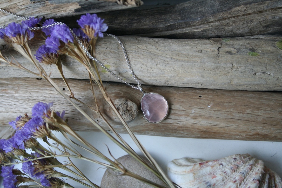 кулон розовый кварц
