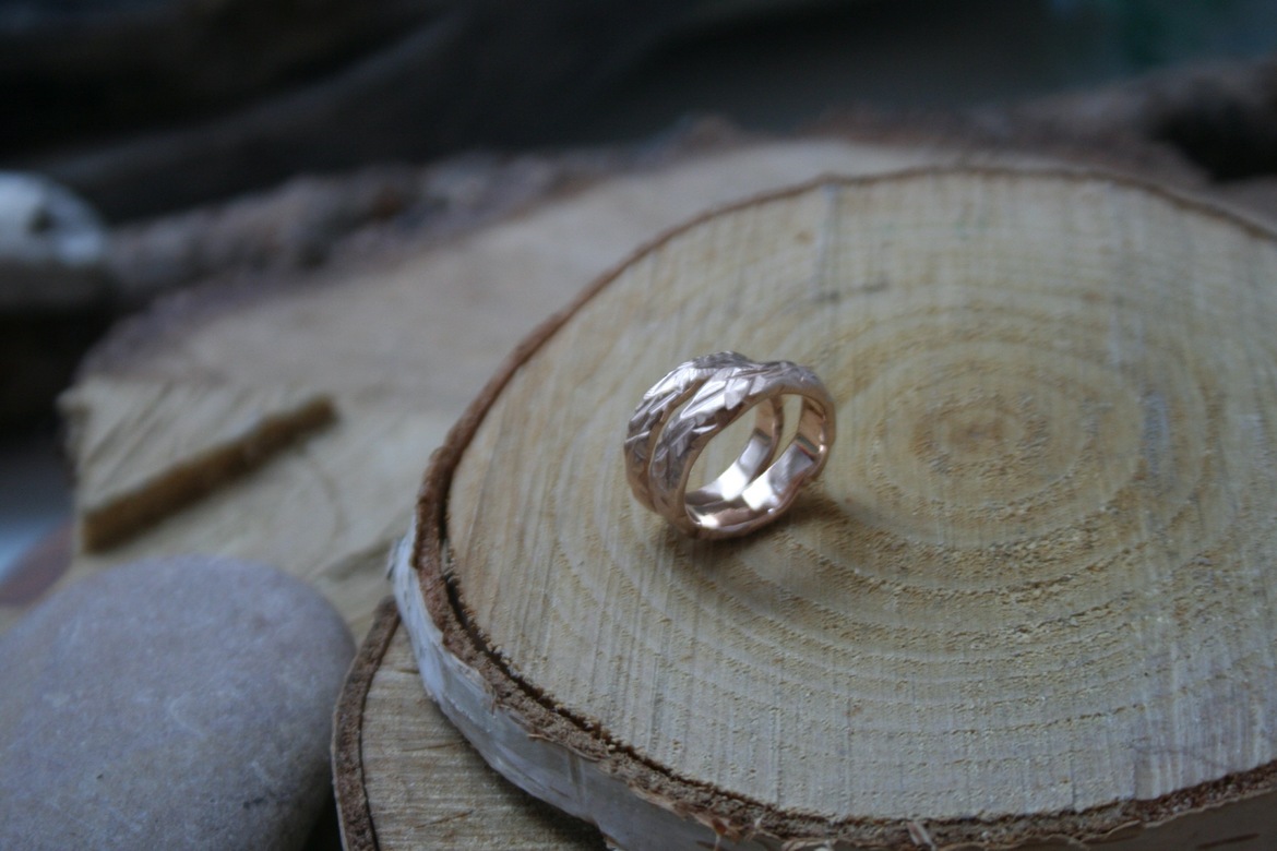 массивные кольца дикие грани из золота