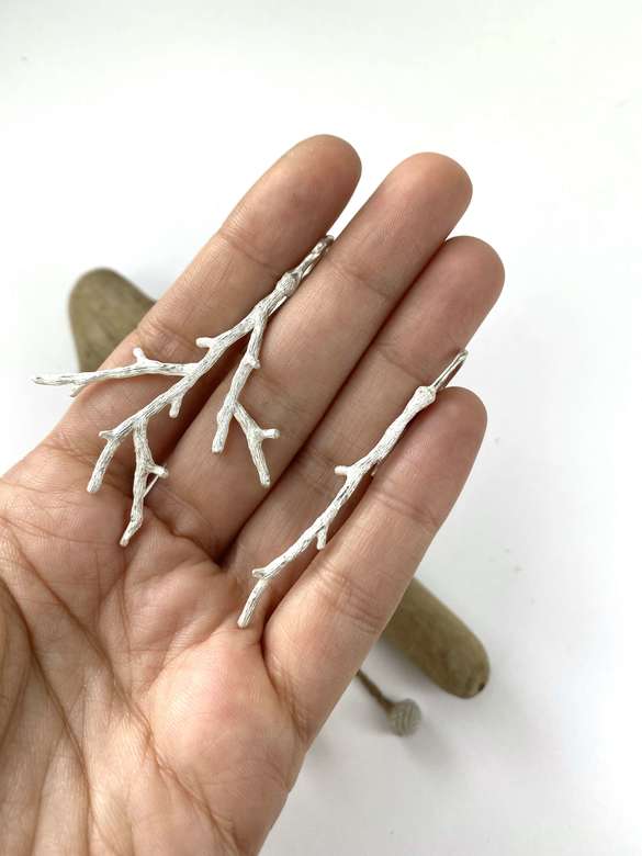 моносерьга ветка