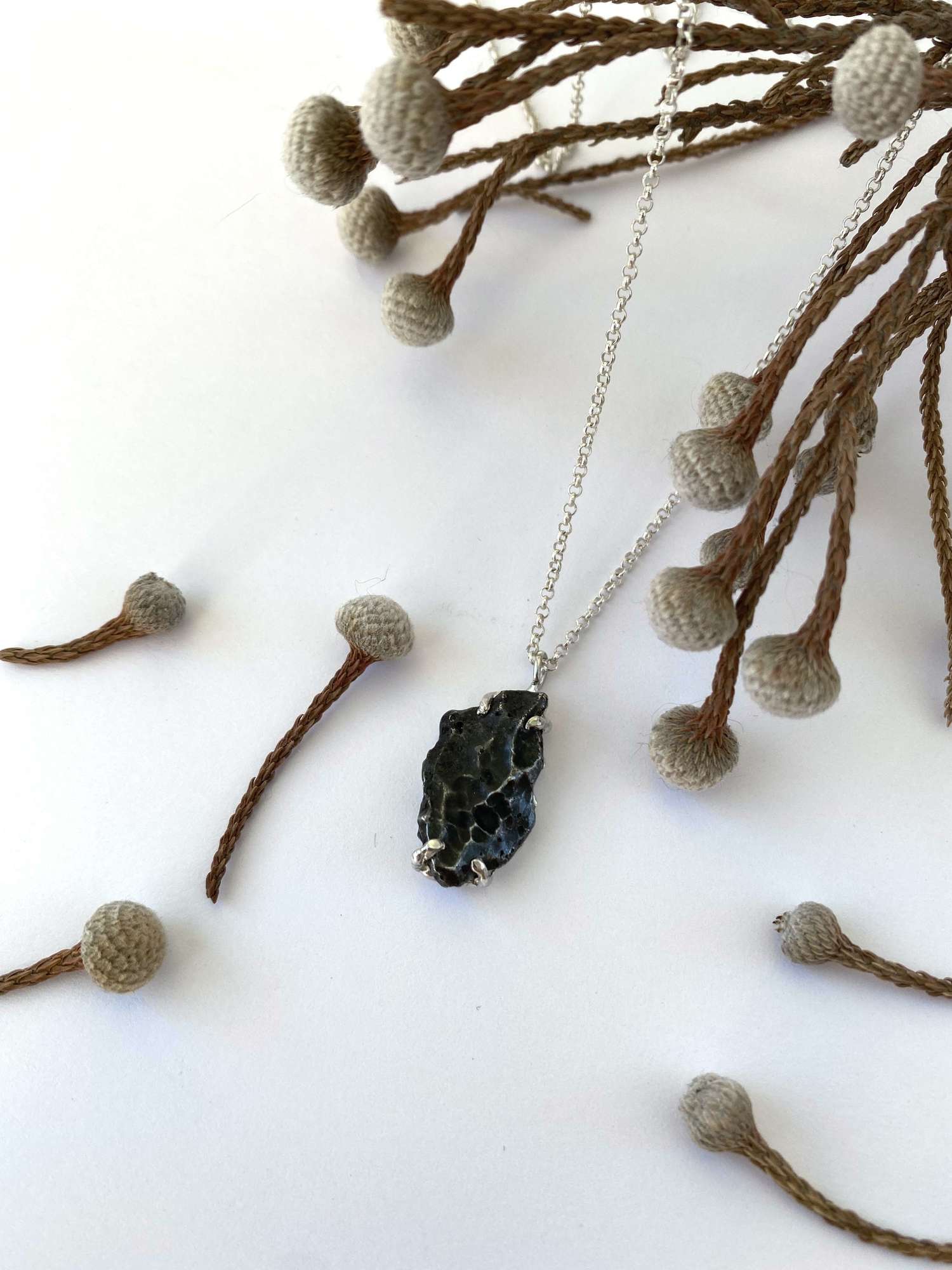 Кулон с метеоритом