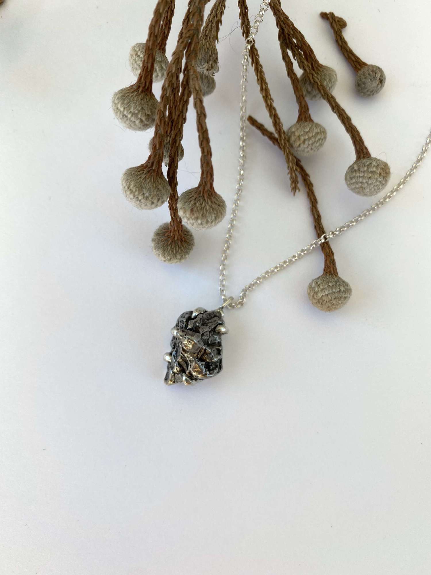 Кулон с метеоритом