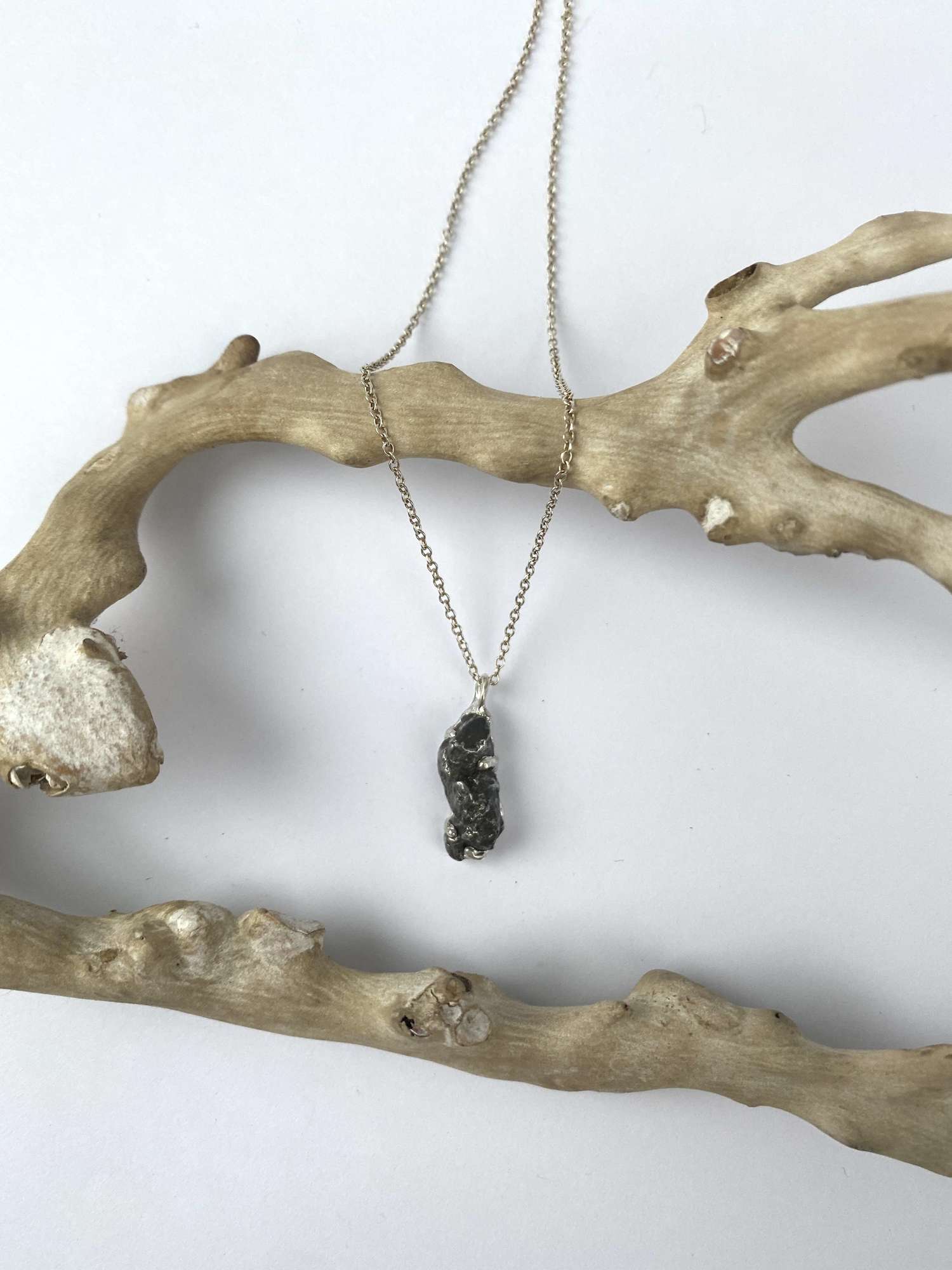 Кулон с метеоритом