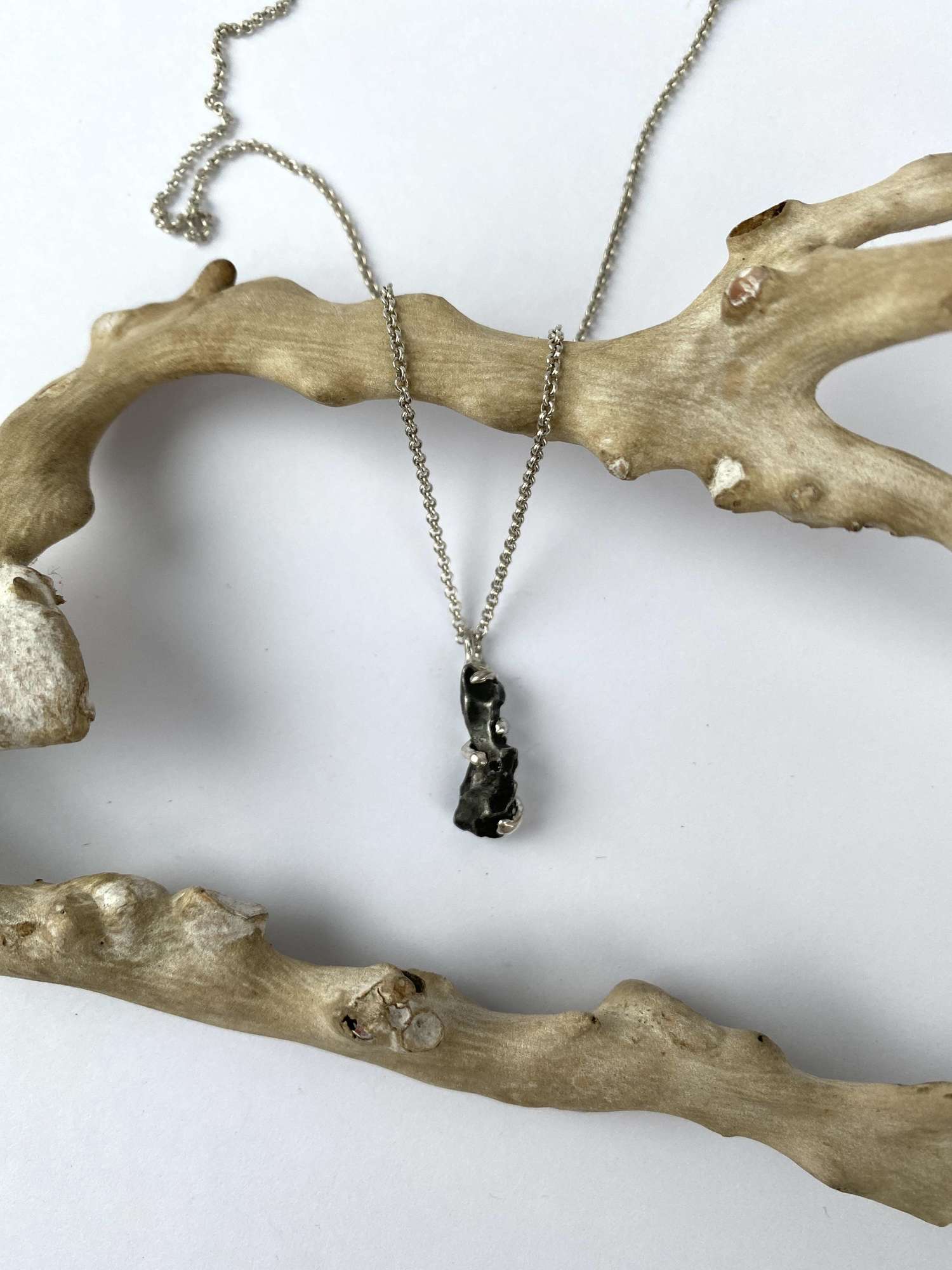 Кулон с метеоритом