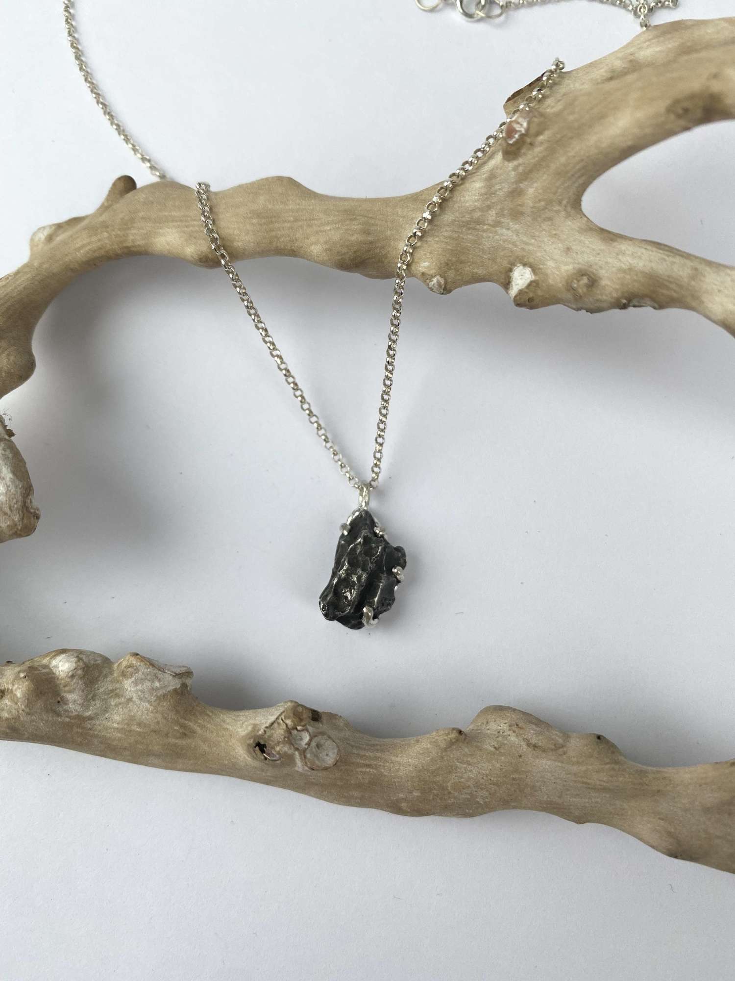 Кулон с метеоритом