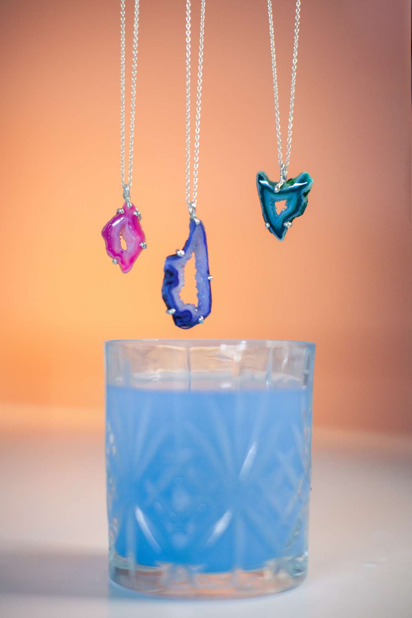 Кулон цветные агаты